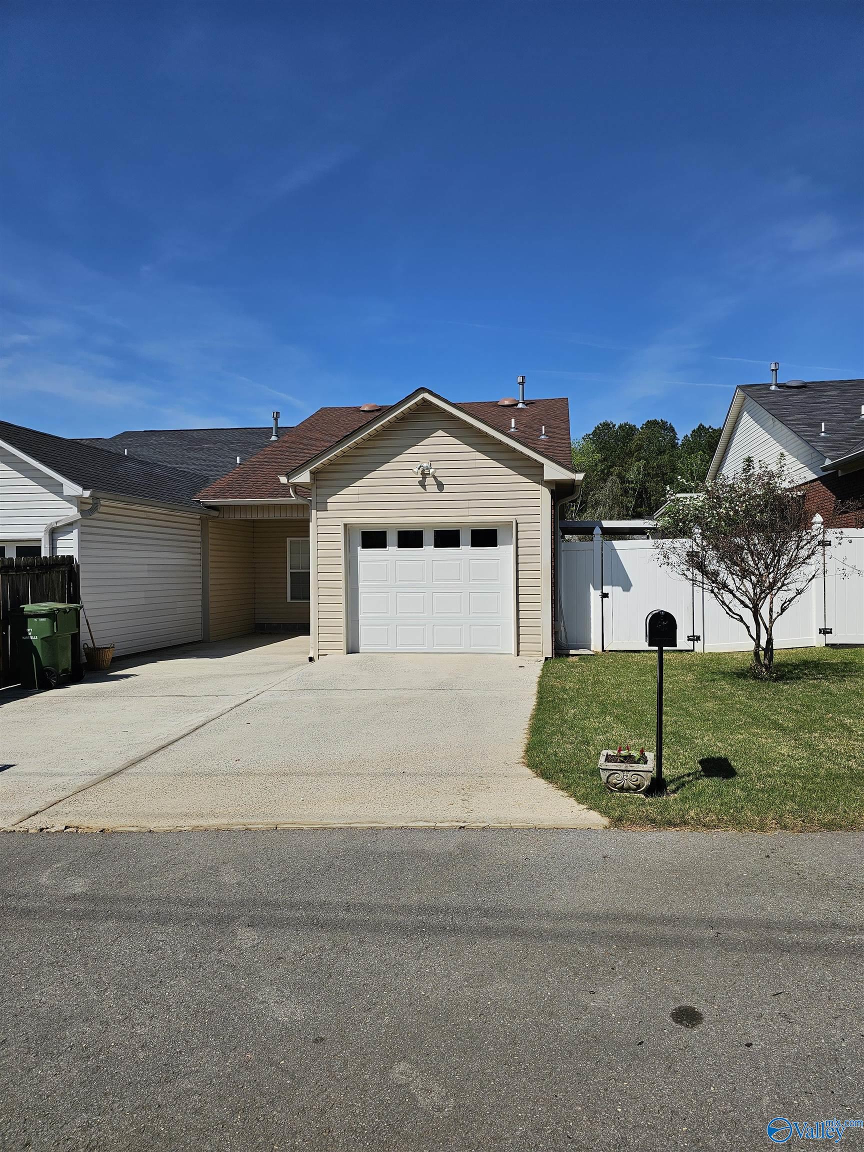 1206 Autumnwood Lane SW