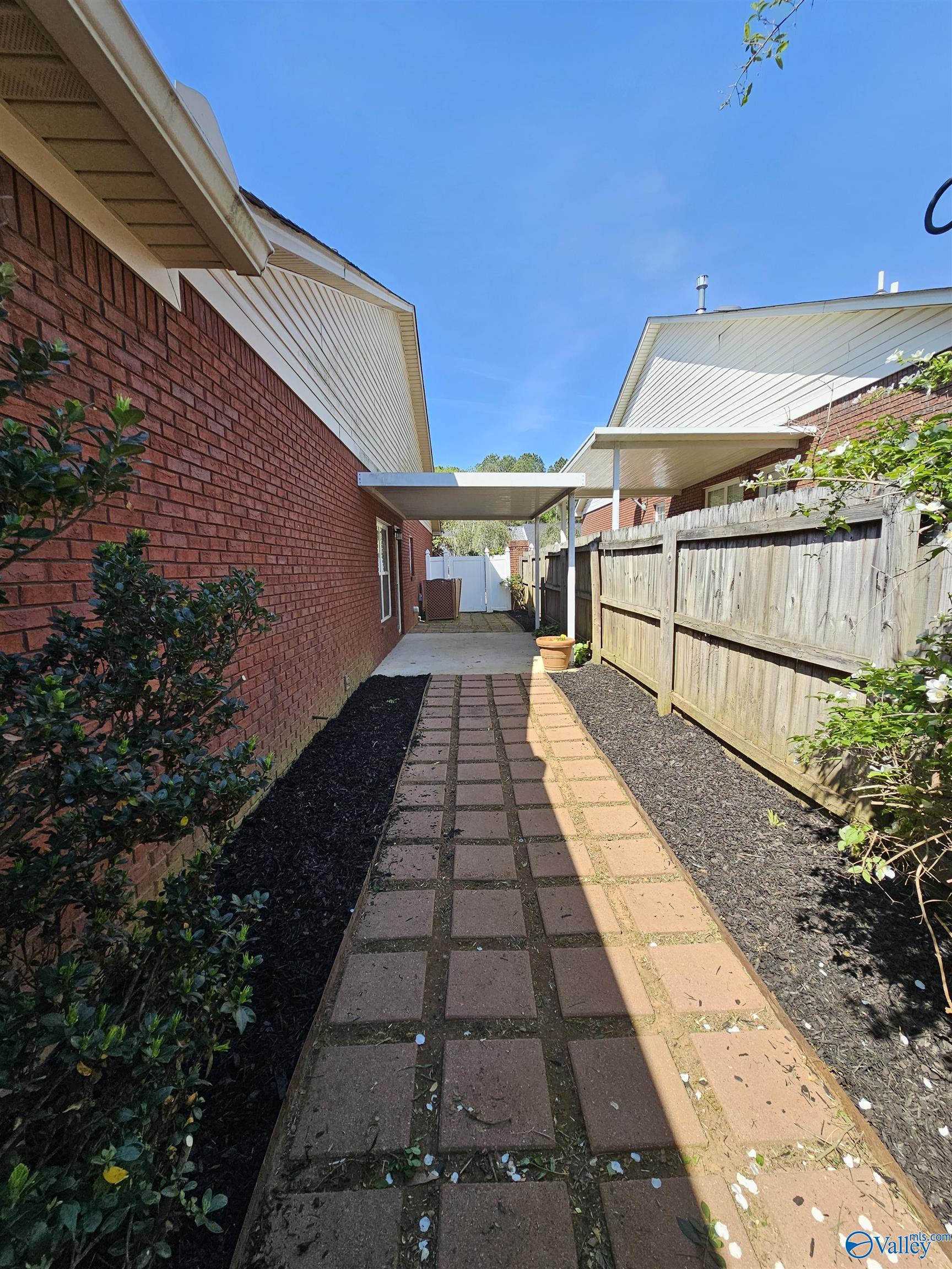 1206 Autumnwood Lane SW