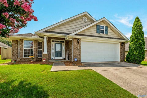 Homes For Sale - 2513 Marjorie Lane<br/> Huntsville, AL 35803