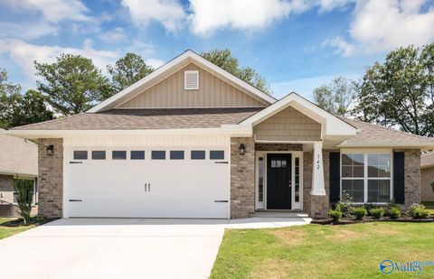 Photo of 106 Vickery Court, Huntsville, AL 35810 (MLS # 21912316)