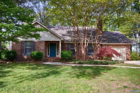 Homes For Sale - 404 Cloverleaf Drive<br/> Athens, AL 35611