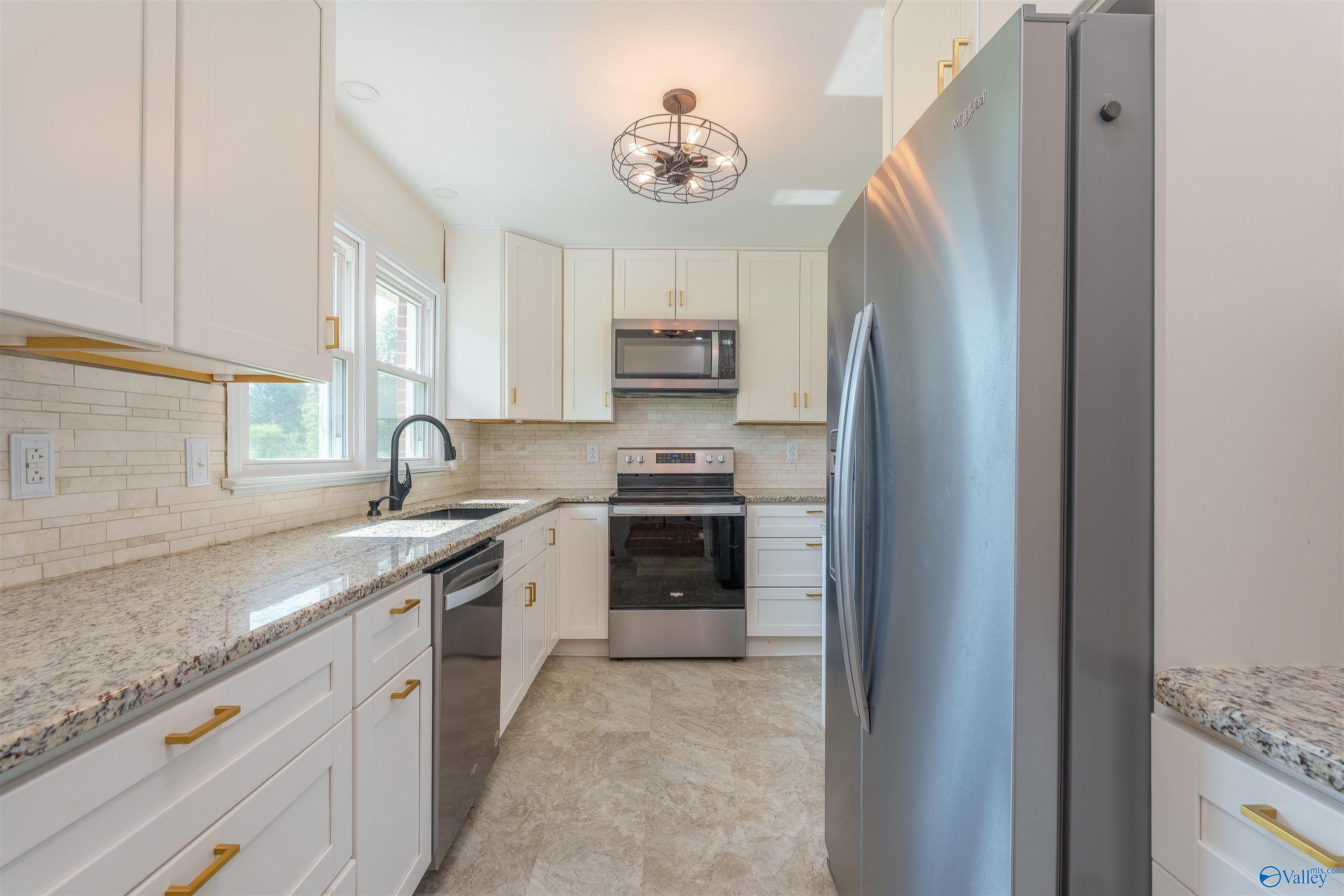 104 Camellia Drive, Florence, Alabama image 7