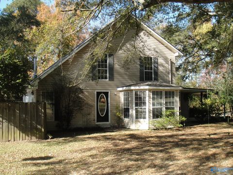 Homes For Sale - 132 Guinevere Drive<br/> Albertville, AL 35950
