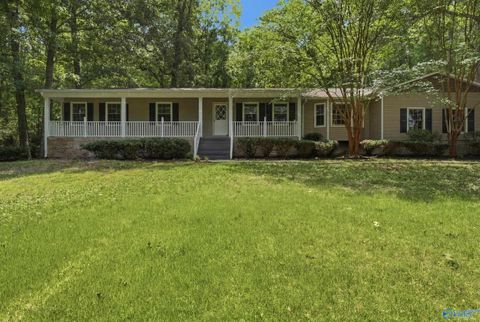 Homes For Sale - 205 Eastwood Drive<br/> Owens Cross Roads, AL 35763