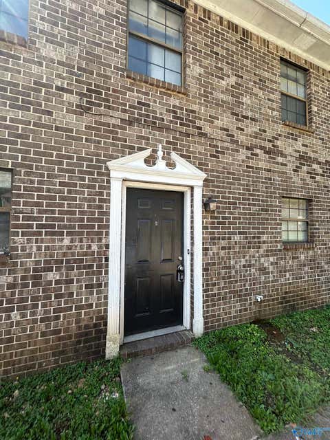 Apartment For Rent - 4935 Cotton Row #B<br/> Huntsville, AL 35816