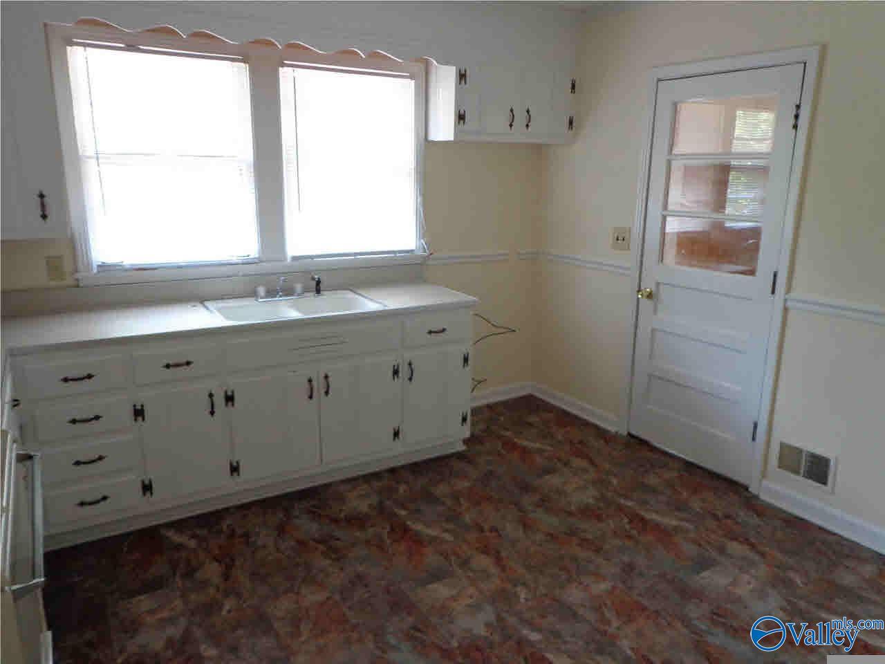 2019 Suzanne Terrace, Huntsville, Alabama image 4