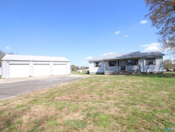 86 Hill Street Fyffe AL 35971