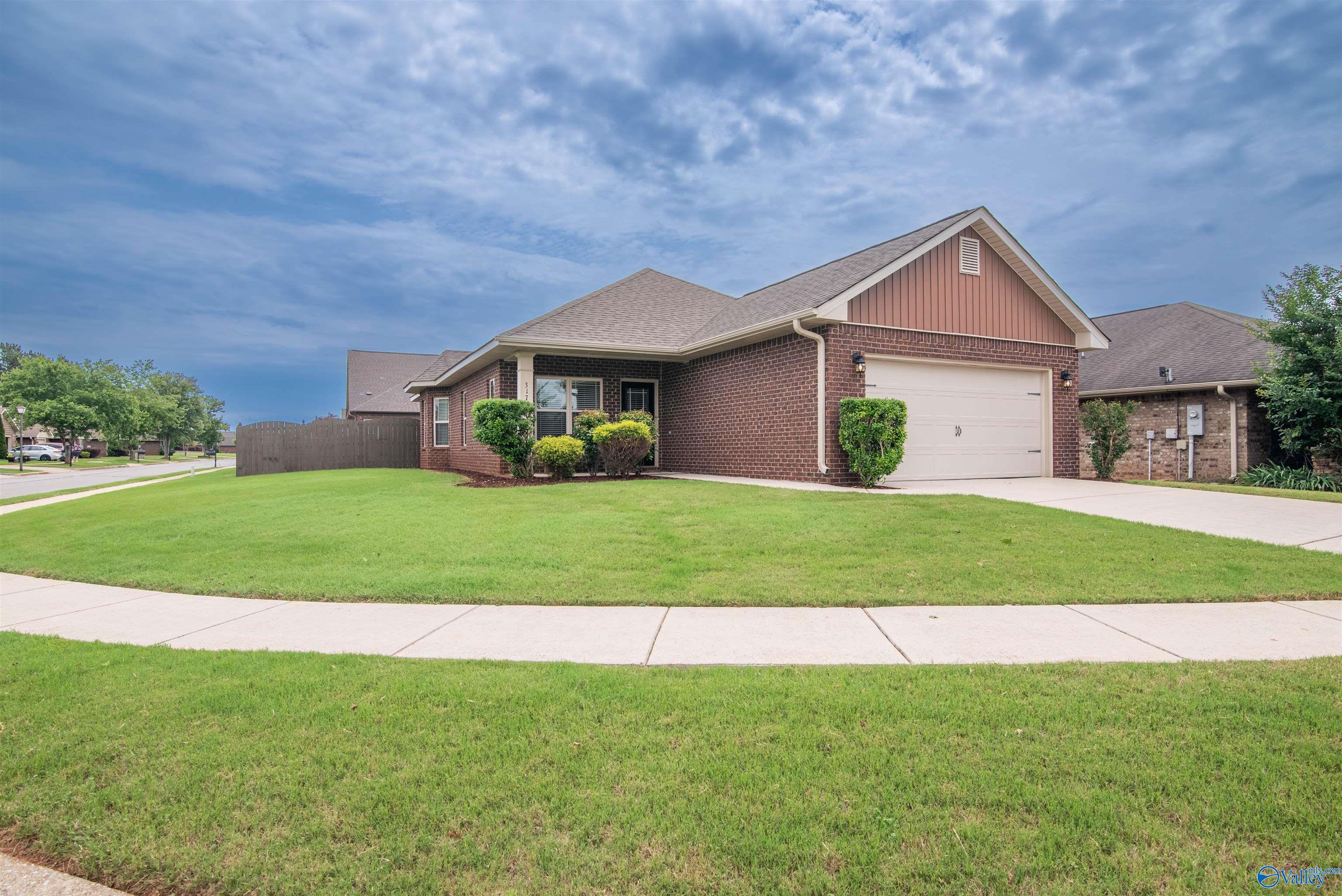 317 Harbor Glen Drive, Madison, Alabama image 1