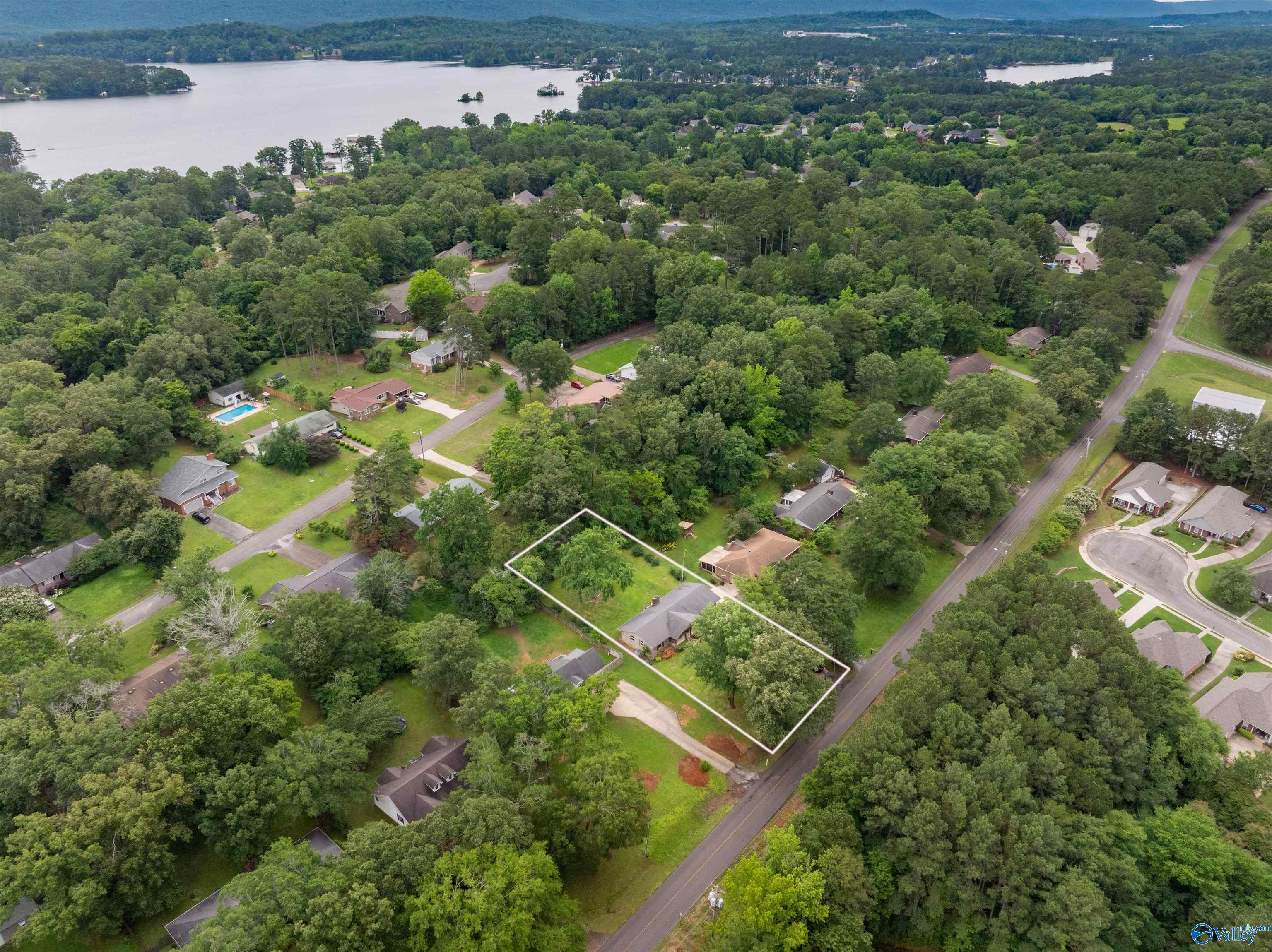 1527 Bob Jones Road, Scottsboro, Alabama image 26
