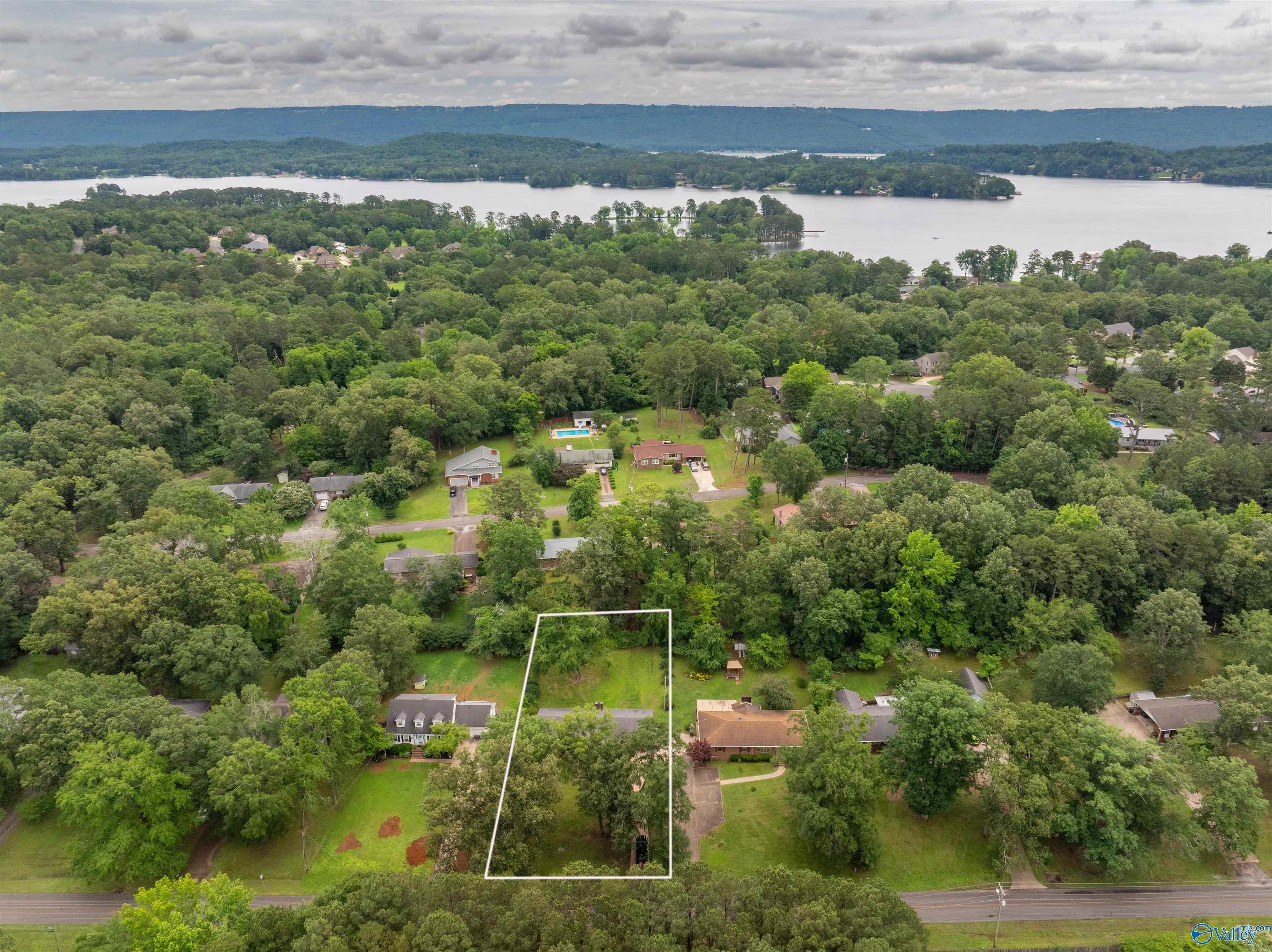 1527 Bob Jones Road, Scottsboro, Alabama image 3