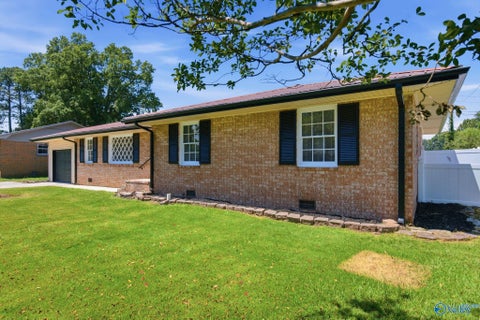 Homes For Sale - 1623 Primrose Drive<br/> Decatur, AL 35603