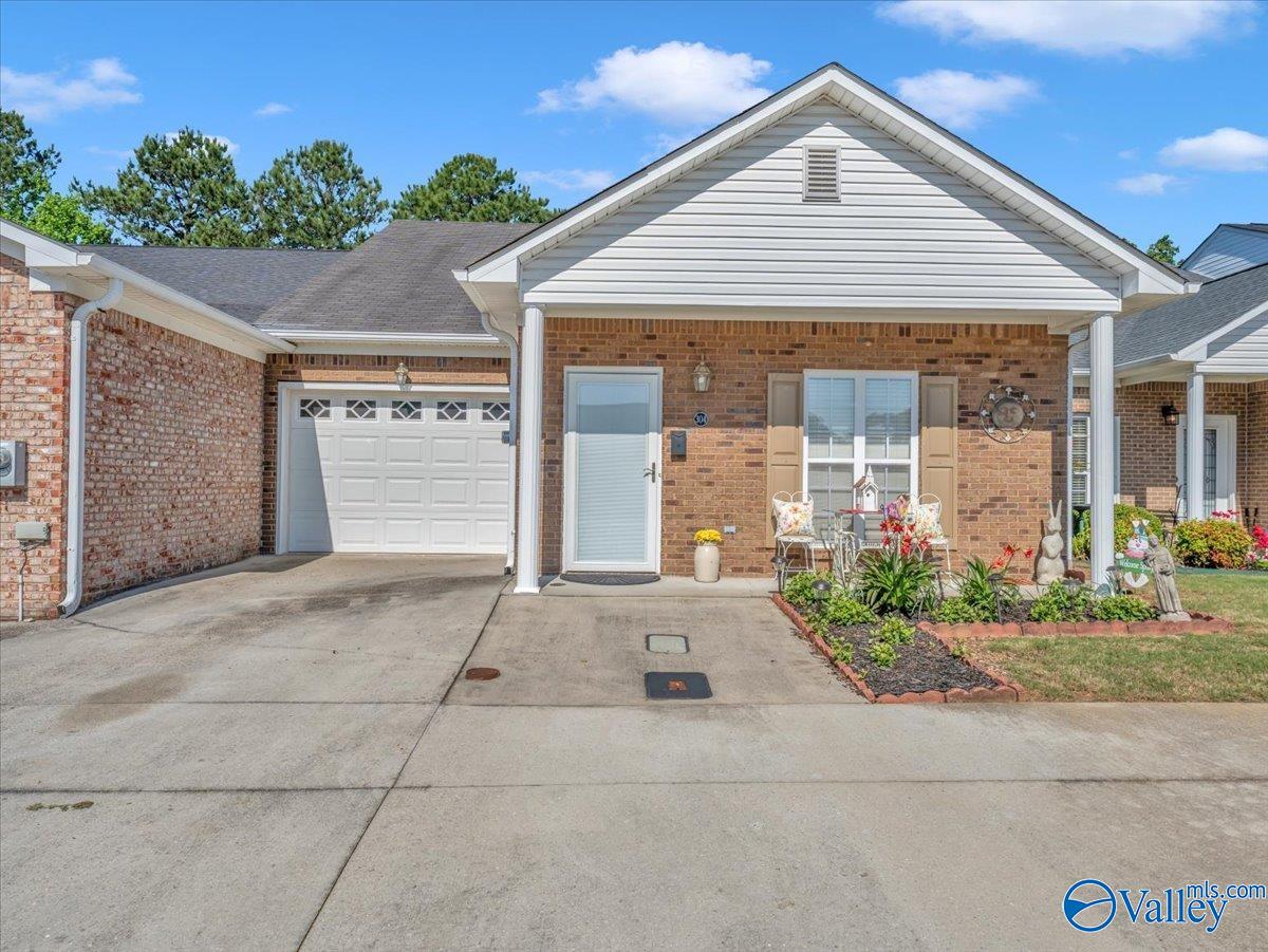 304 Santana Drive, Athens, Alabama image 3