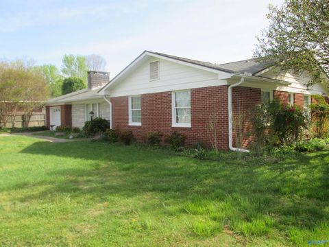 Homes For Sale - 700 Meadowview Street<br/> Limestone County, Athens, AL 35611