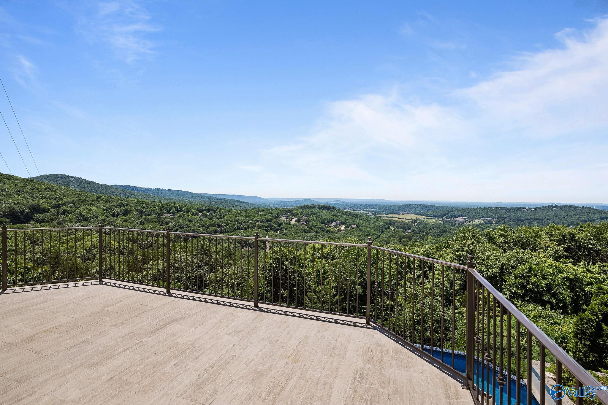 3020 Cliffs Edge Circle SE