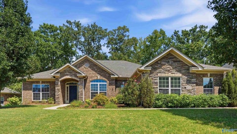 Homes For Sale - 4737 Autumn Dusk Drive<br/> Owens Cross Roads, AL 35763