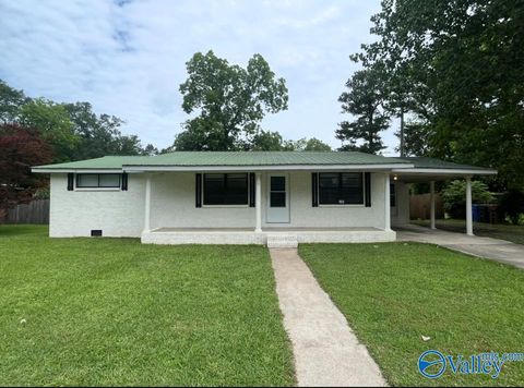 Homes For Sale - 703 East Main Street<br/> Hartselle, AL 35640