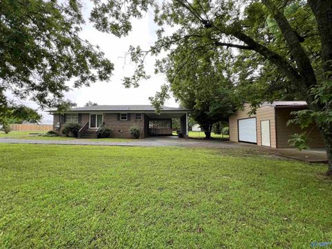 Homes For Sale - 2498 Barnes Drive<br/> Hokes Bluff, AL 35903