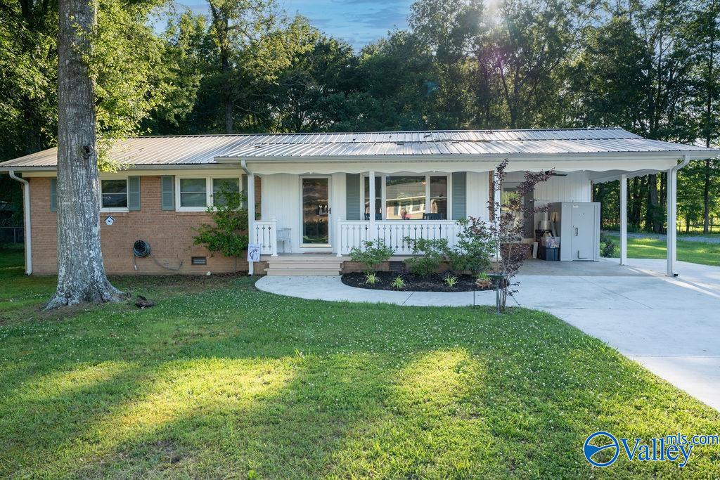 302 Woodall Lane, Scottsboro, Alabama image 2