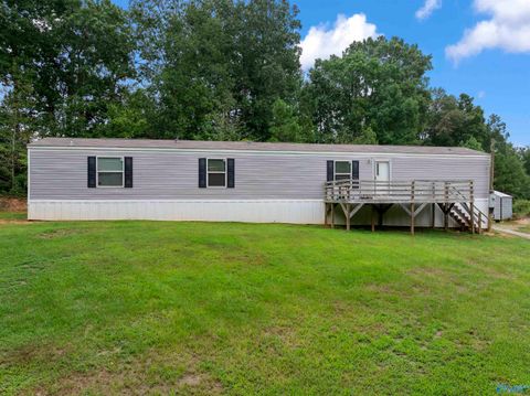 Mobile Home For Sale - 600 County Road 349<br/> Logan, AL 35098