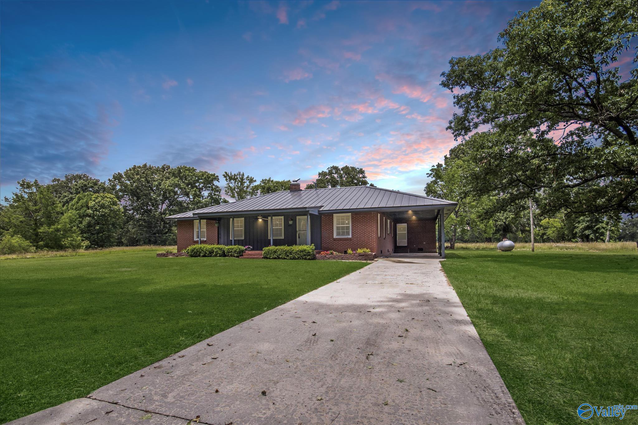 3824 South Chapel Hill Road, Decatur, Alabama image 2