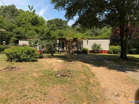 Mobile Home For Sale - 675 County Road 107<br/> Gaylesville, AL 35973