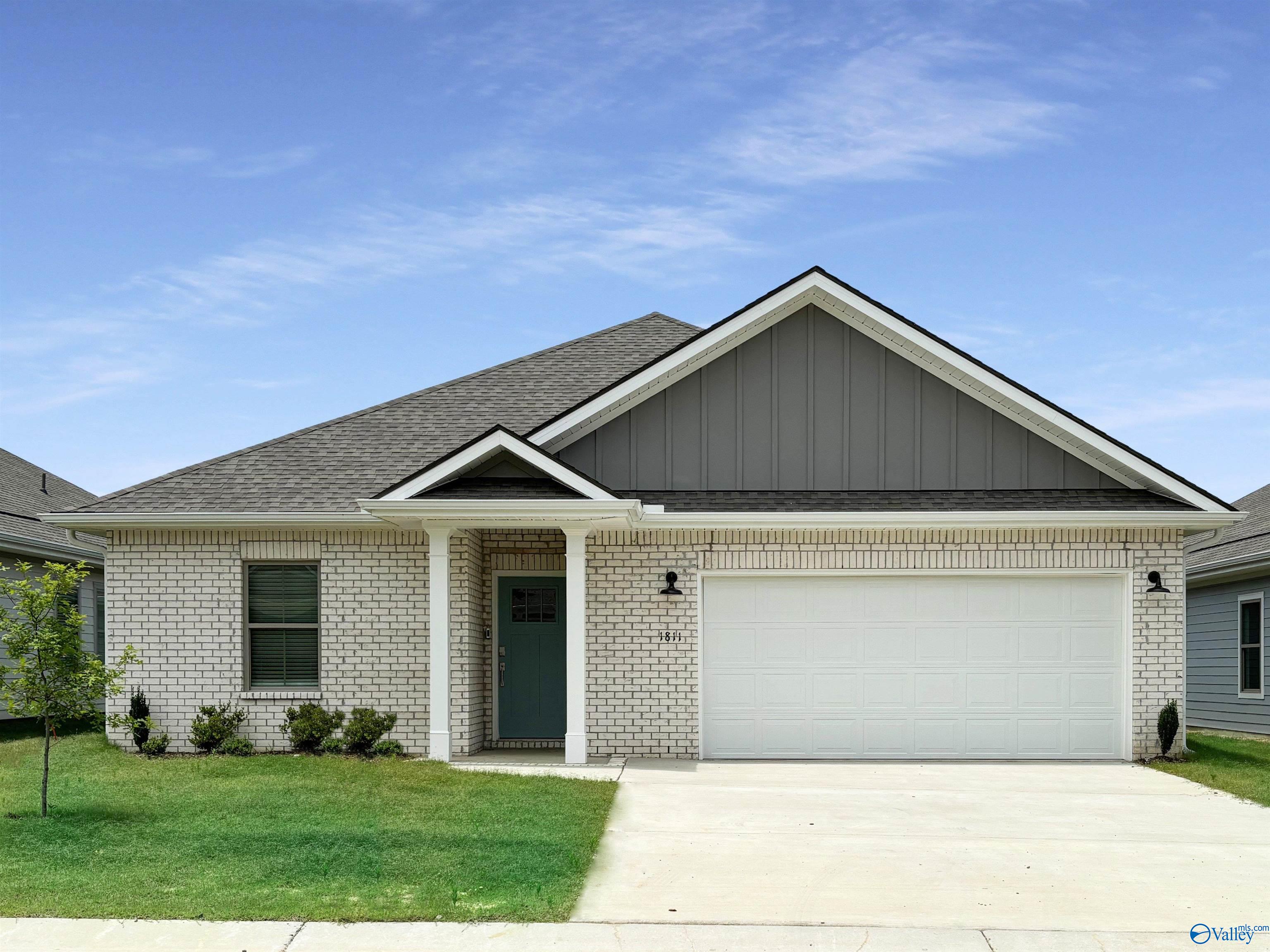 15570 Tillane Park Drive, Athens, Alabama image 1