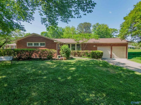 Homes For Sale - 505 Bellingrath Drive<br/> Huntsville, AL 35802