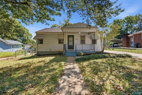 Homes For Sale - 807 Crestline Road<br/> Huntsville, AL 35816