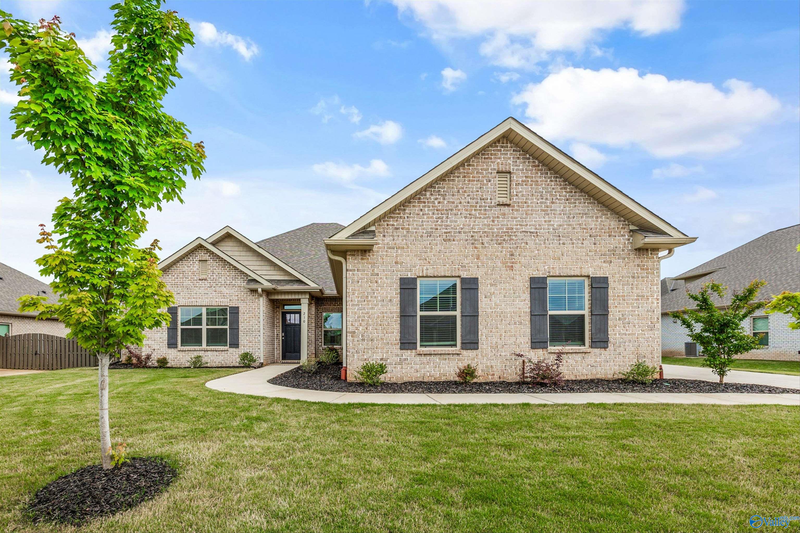 210 Maureen Drive, Madison, Alabama image 1