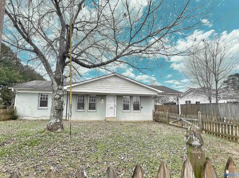 Photo of 108 Bullington Road, Athens, AL 35611 (MLS # 21905373)