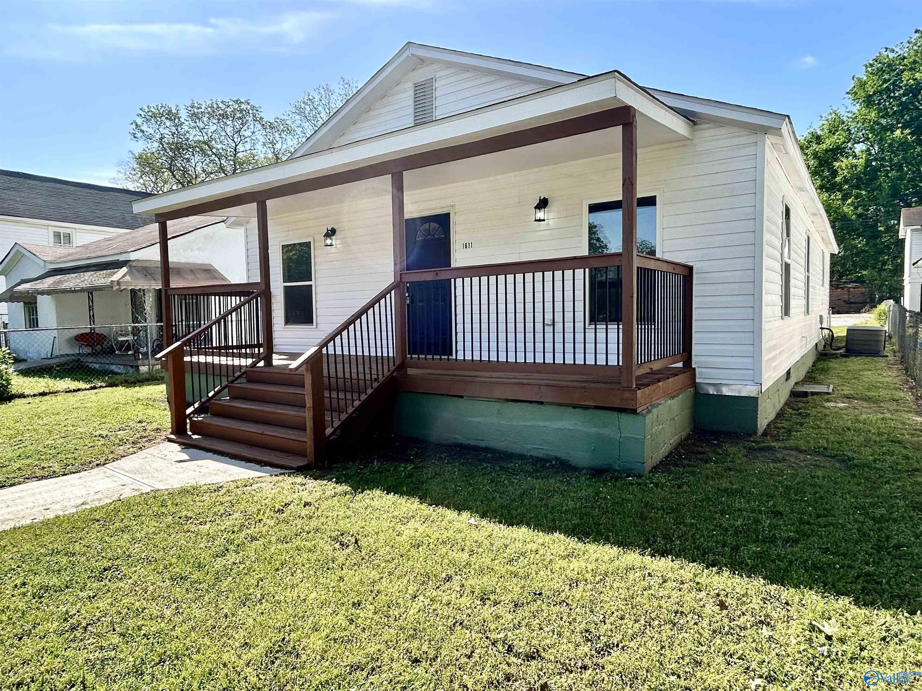 1611 Sherman Street Se St, Decatur, Alabama image 1