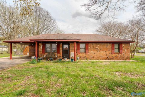 Photo of 400 Lois Street, Moulton, AL 35650 (MLS # 21912442)