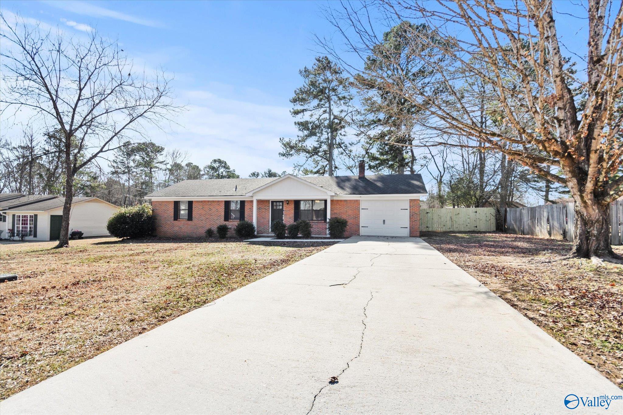 2270 Hillview Street, Hartselle, Alabama image 3