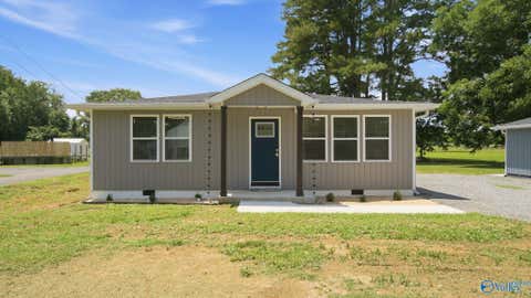Homes For Sale - 510 Cedar Hill Drive<br/> Jackson County, Scottsboro, AL 35768