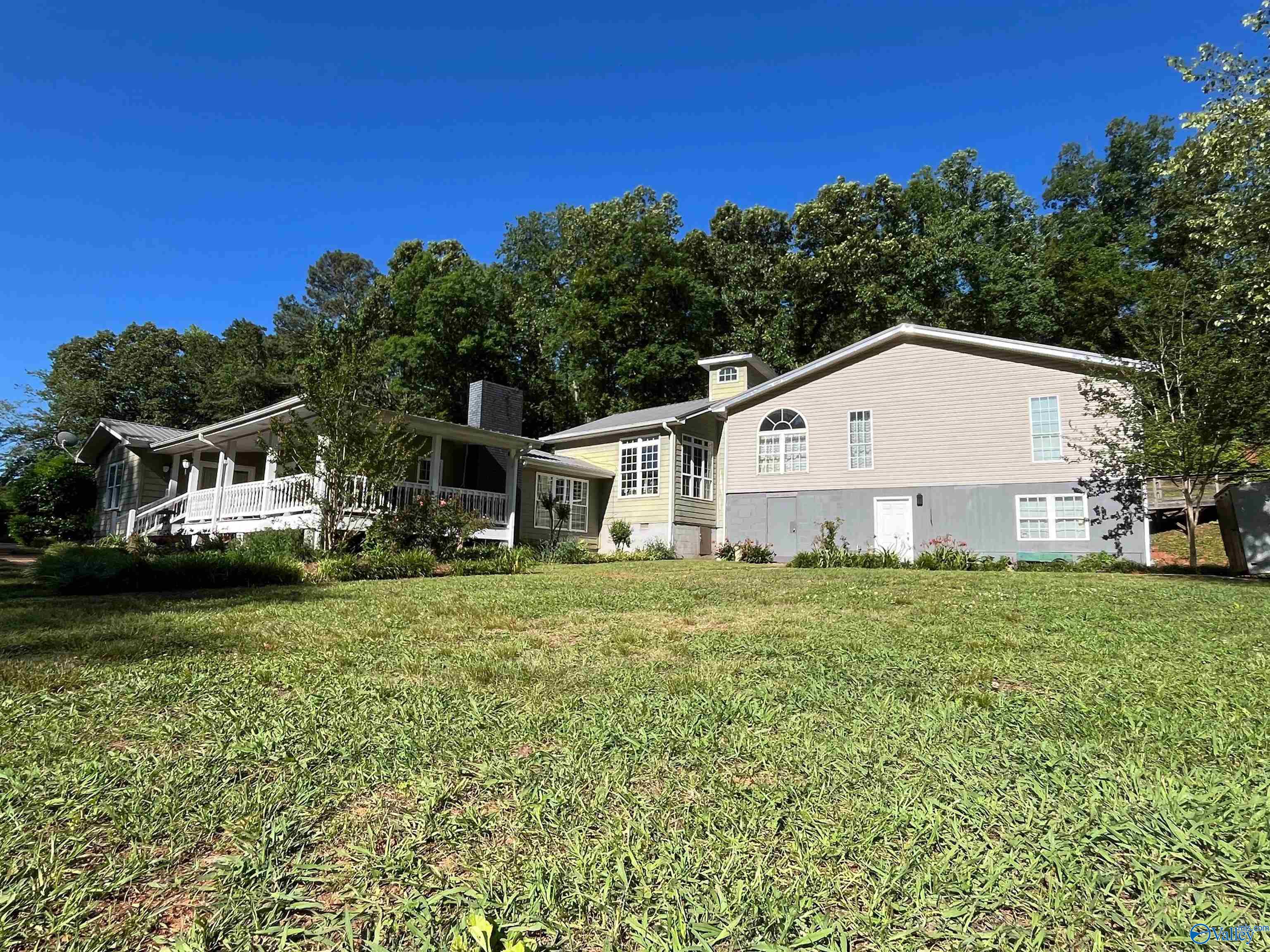 1429 Center Hill Road
