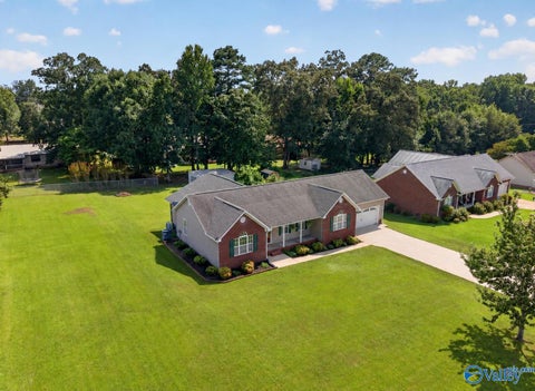 Homes For Sale - 305 Sand Mountain Drive<br/> Rainsville, AL 35986