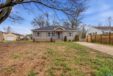 Homes For Sale - 920 Linwood Drive<br/> Huntsville, AL 35816