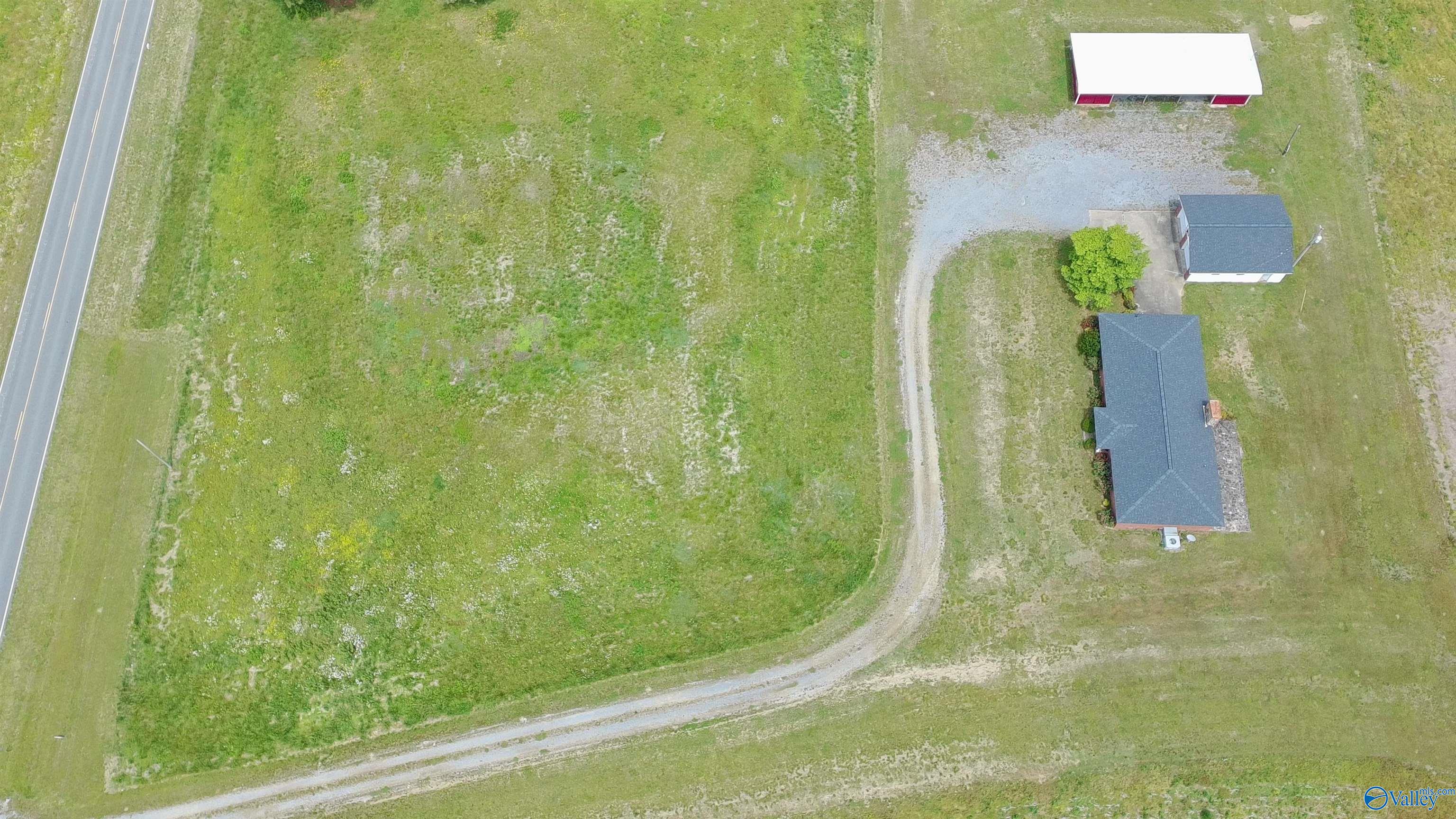 1277 County Road 843 - Photo 2