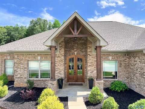 Photo of 2713 Apsley Way, Decatur, AL 35603 (MLS # 21909734)