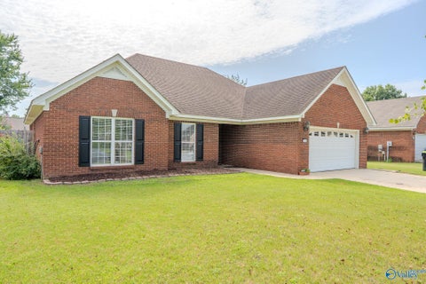Homes For Sale - 1404 Lake Pointe Drive<br/> Morgan County, Decatur, AL 35603
