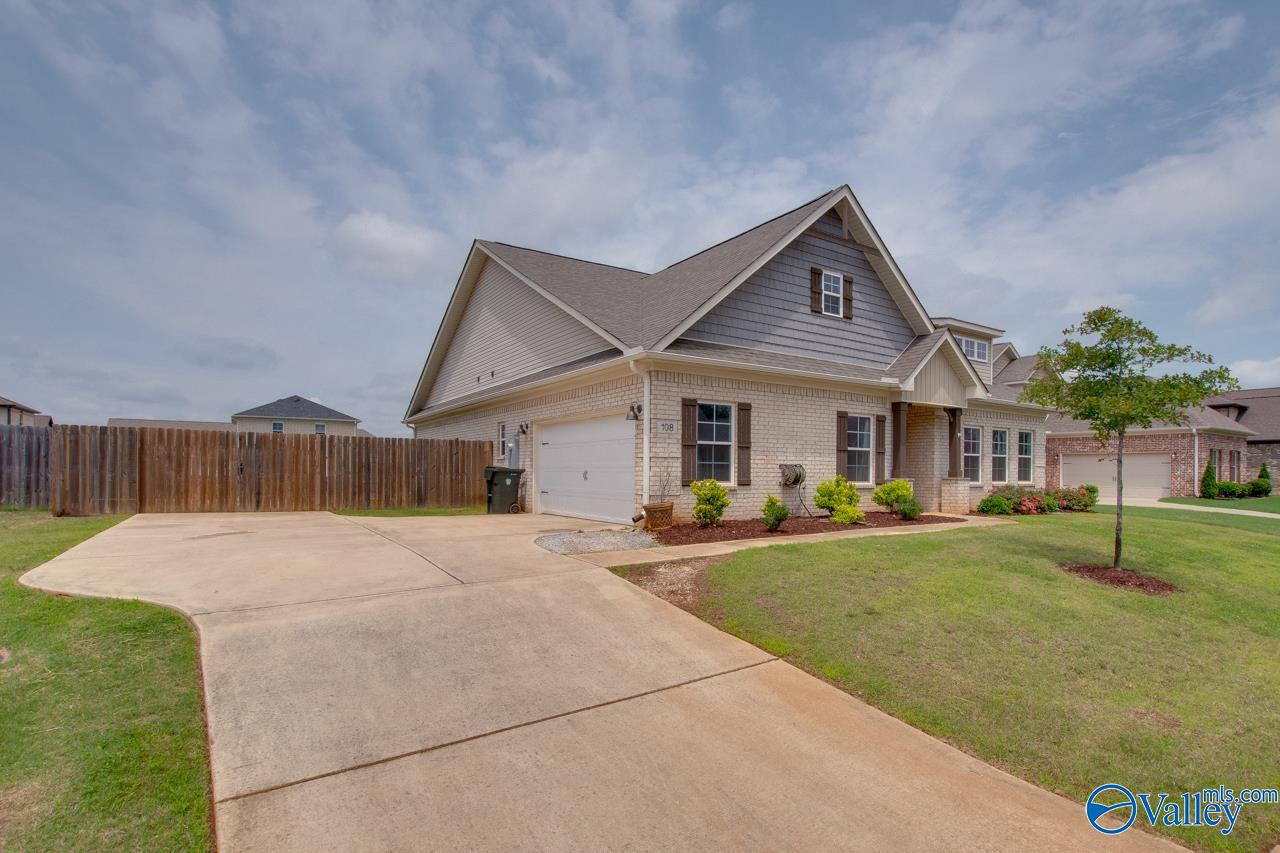 108 Ivy Vine Drive, Toney, Alabama image 2
