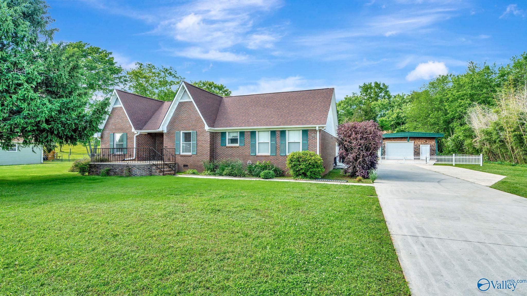 565 Joe Quick Road, Hazel Green, Alabama image 2