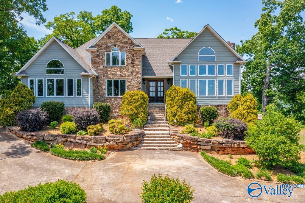 1550 Scenic Drive