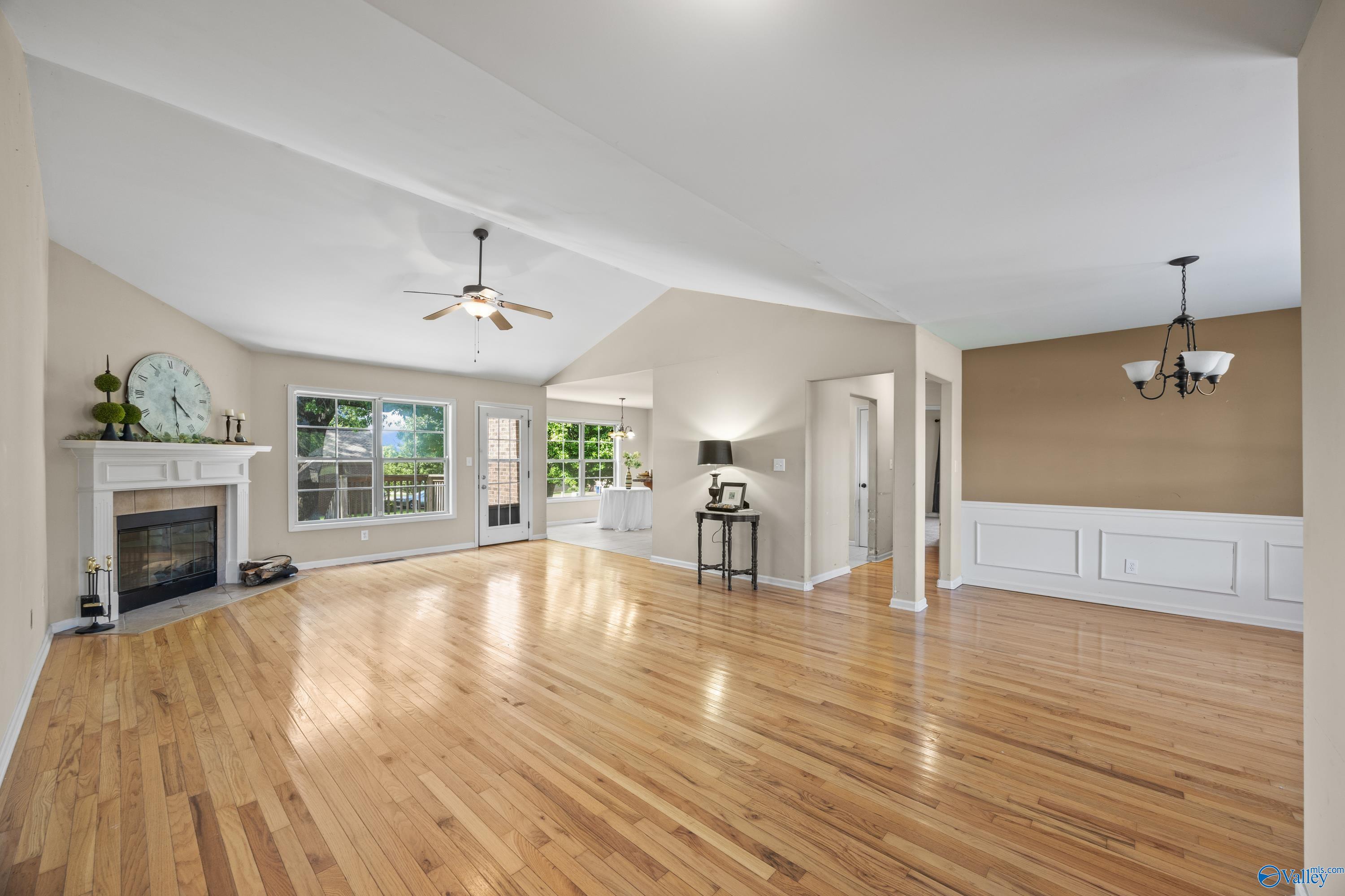 102 Landings Way Drive, Toney, Alabama image 3