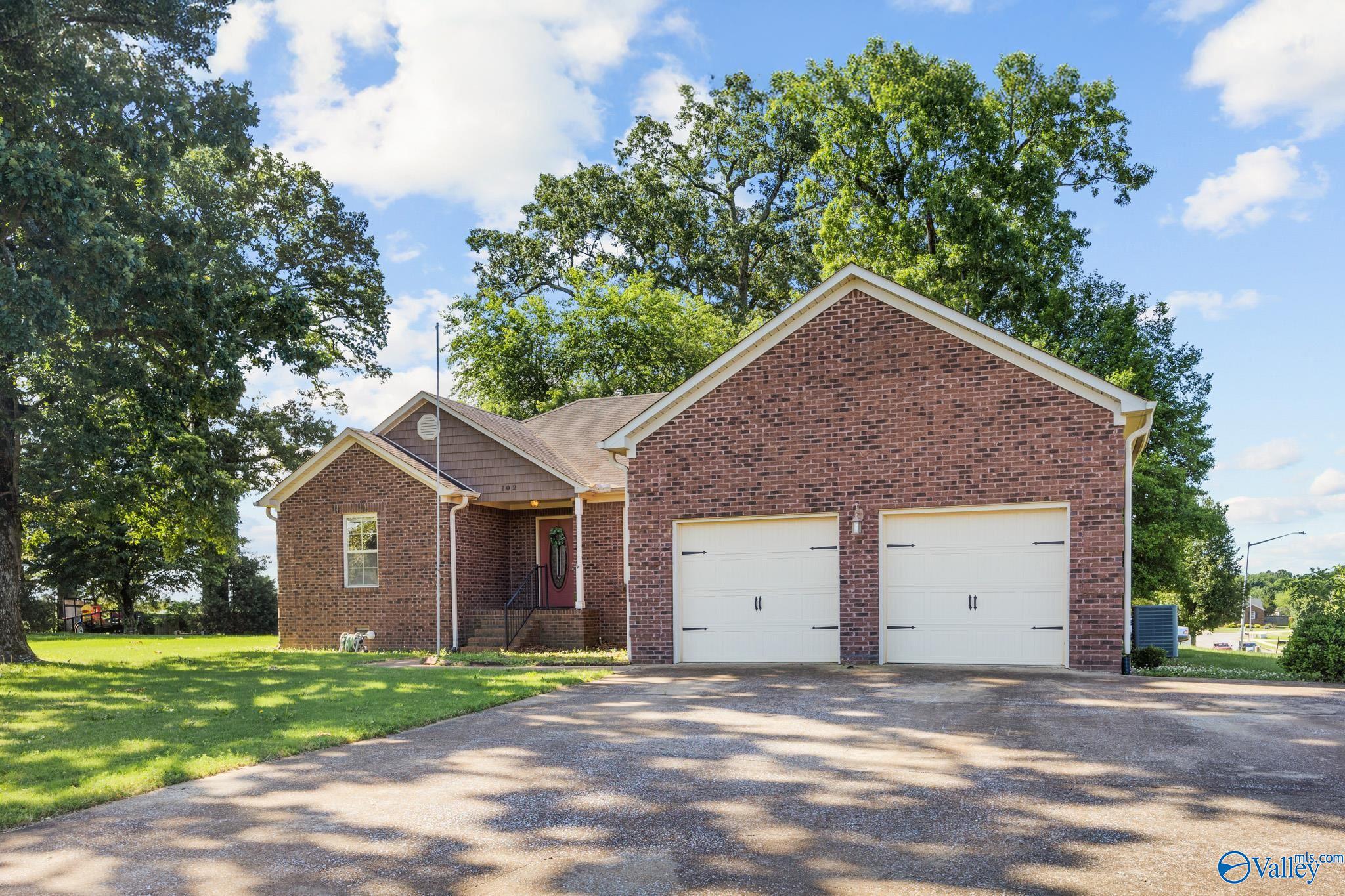 102 Landings Way Drive, Toney, Alabama image 6