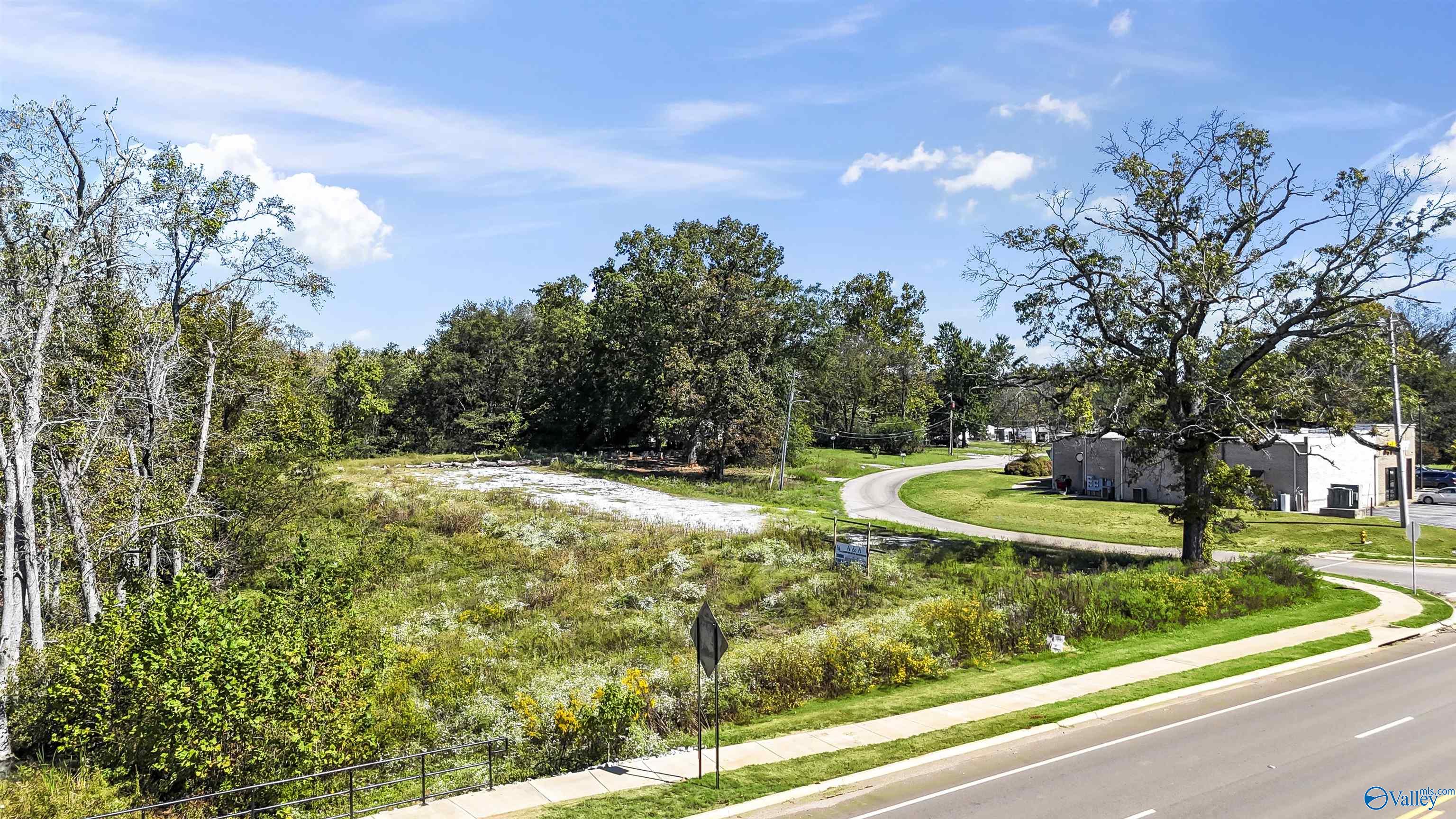 233 Williams Circle SW