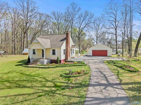Photo of 16724 Sandy Lane, Athens, AL 35613 (MLS # 21913252)