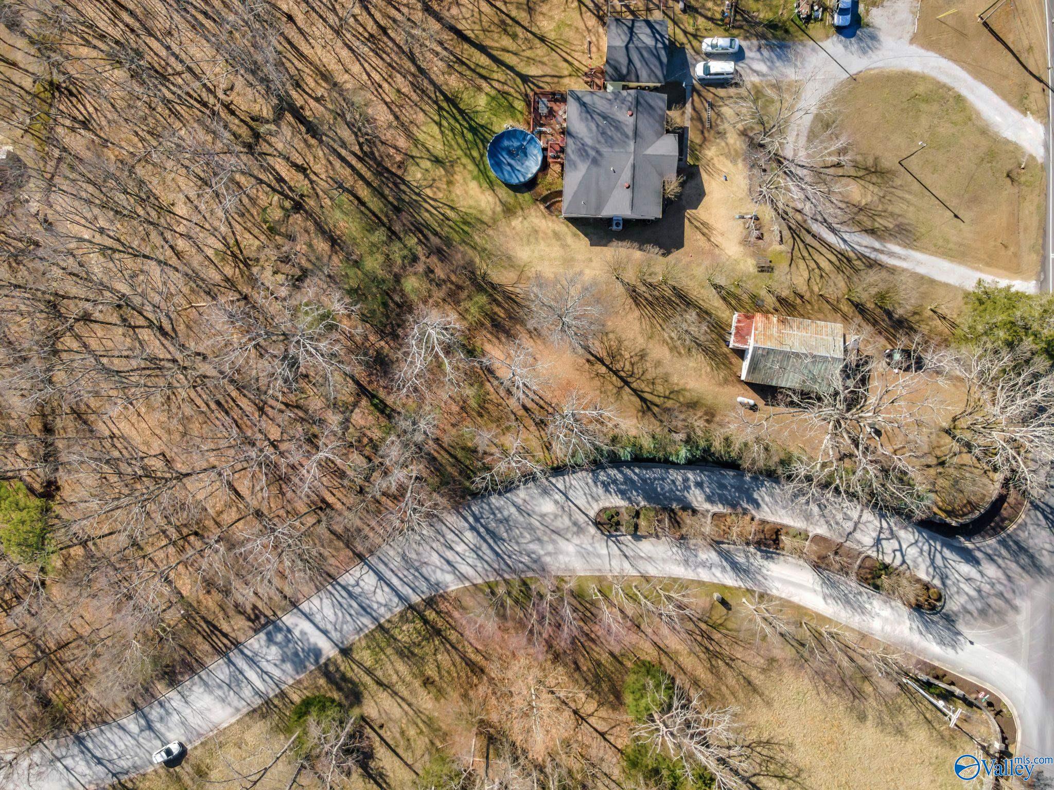 1669 Lake Cove Drive, Decatur, Alabama image 2