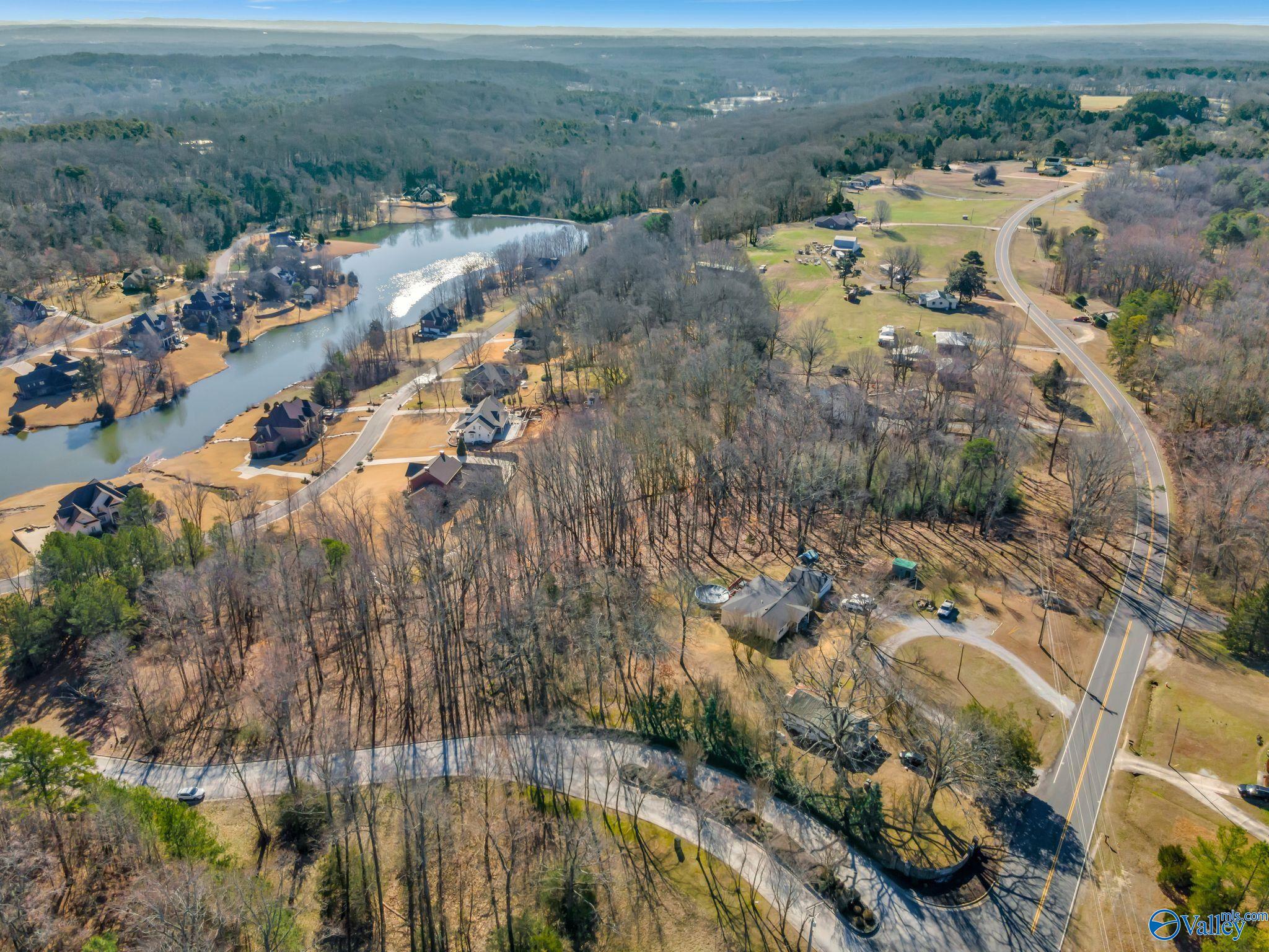 1669 Lake Cove Drive, Decatur, Alabama image 8