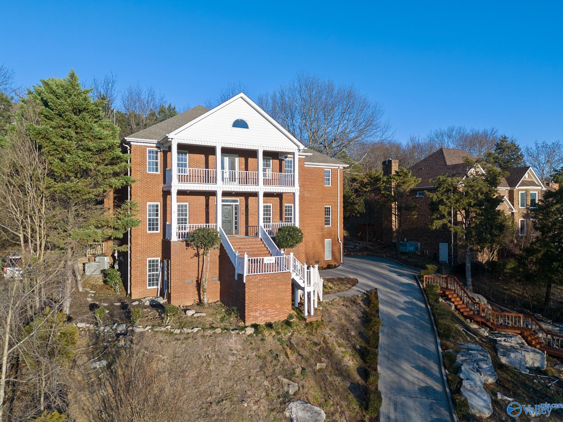 2732 Wynterhall Road, Huntsville, Alabama image 44